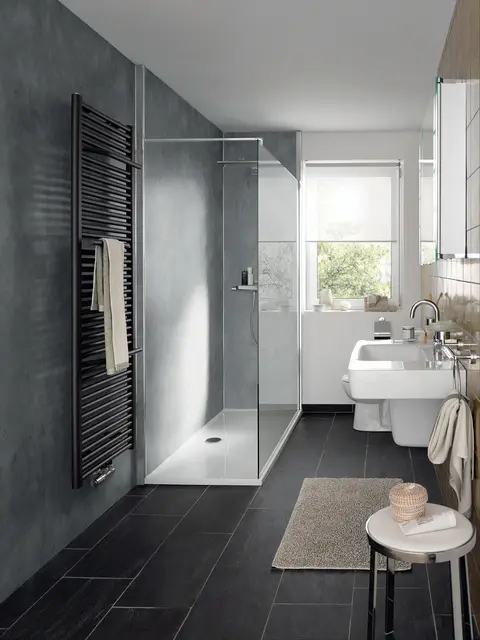 Walk-In-Duschkabinen ermöglichen den Einbau einer großzügigen, begehbaren Dusche anstelle einer Badewanne – auch in kleinen Räumen.  | Foto: HSK Duschkabinenbau KG/akz-o
