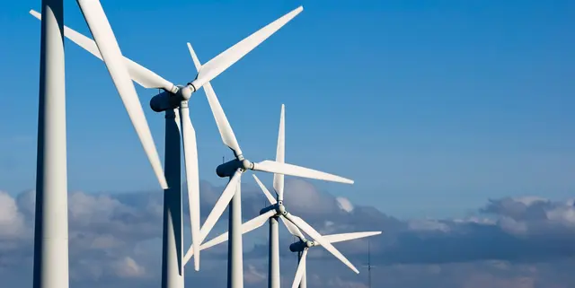 Alternative Energieerzeugung mit Windkraft | Foto: Quelle: Stephen Meese/istockphoto