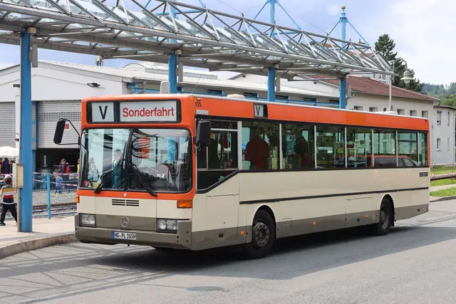 Historischer Bus in Königstein