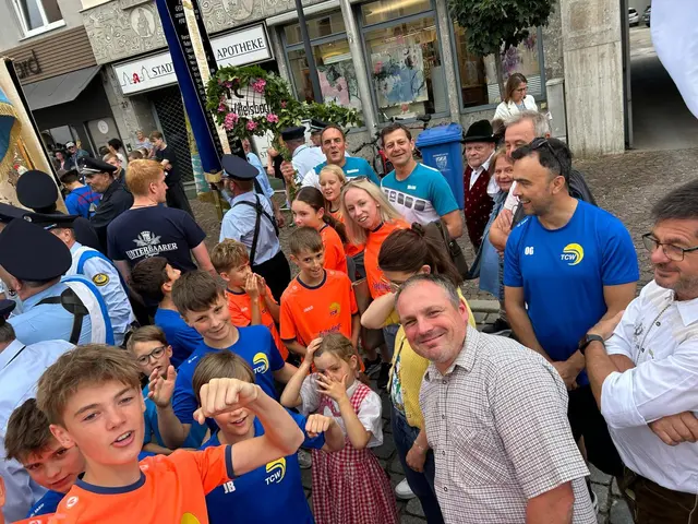 Gute Laune bereits am Stadtplatz!  | Foto: Tom Nagel