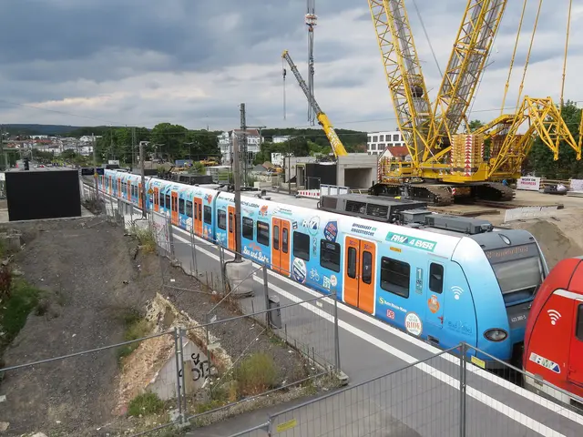 Abfahrt der blauen S-Bahn