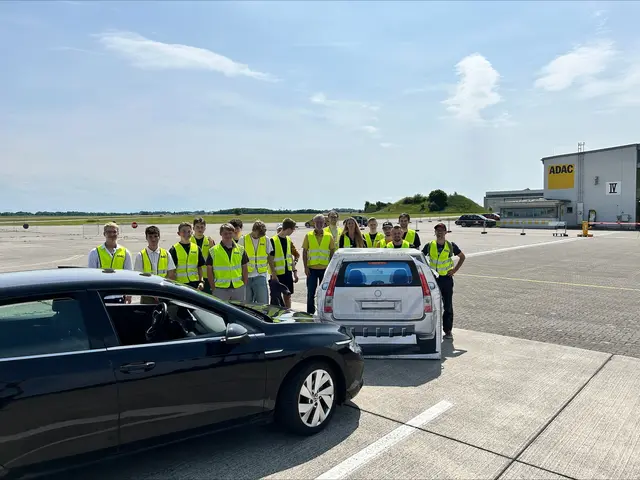 Studierende für Fahrer-Assistenz-Systeme haben im ADAC Testzentrum Mobilität wertvolle Praxis-Erfahrungen gesammelt. | Foto: ADAC/Andreas Rigling