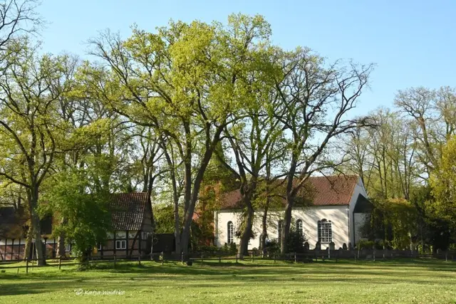 Fischerhude (Foto: Katja Woidtke)

Liebfrauenkirche im historischen Ortskern | Foto: Katja Woidtke