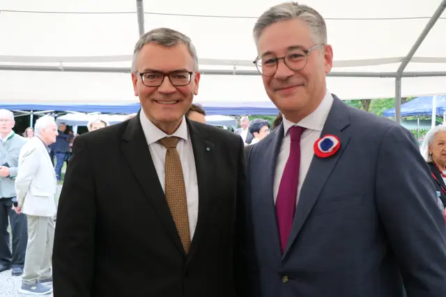 Herrn Staatsminister Dr.Florian Herrmann (Leiter der Bayr. Staatskanzlei)  und Generalkonsul AlexandreVulic | Foto: Marianne Stenglein