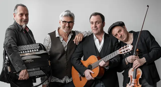 Peter Reisser und das EwigWien-Ensemble.