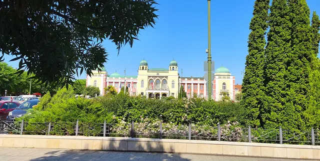 Palast in Mohács | Foto: Shima Mahi