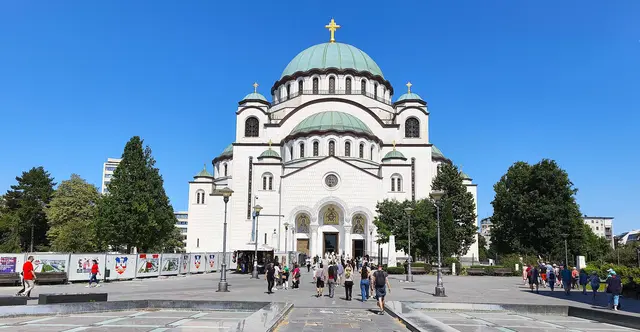 Eine Sehenswürdigkeit in Belgrad ist die serbisch-orthodoxe Kirche des heiligen Sava. | Foto: Shima Mahi