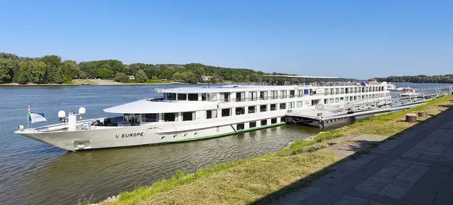 Unser Schiff: Es bot Platz für ca.140 Leute und war komfortabel und gemütlich eingerichtet.  | Foto: Shima Mahi
