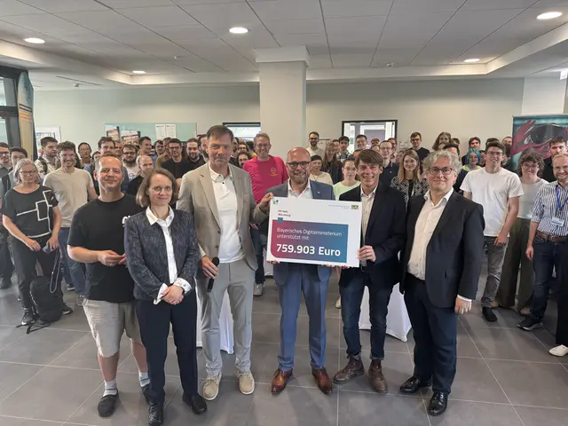 v.l. Prof. Dr. Sebastian von Mammen, Professur für Games Engineering an der Universität Würzburg; Prof. Dr. Anja Schlömerkemper, Vizepräsidentin der Universität Würzburg; Prof. Dr. Marc Erich Latoschik, Leiter des Lehrstuhls Mensch-Computer-Interaktion; Dr. Fabian Mehring, Bayerischer Staatsminister für Digitales; Felix Freiherr von Zobel, MdL Freie Wähler; Prof. Dr. Jörn Hurtienne, Leiter Lehrstuhl für Psychologische Ergonomie | Foto: (c) StMD