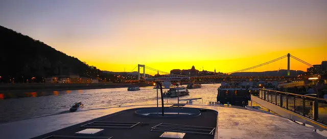 Goldene Abendstimmung in Budapest | Foto: Shima Mahi