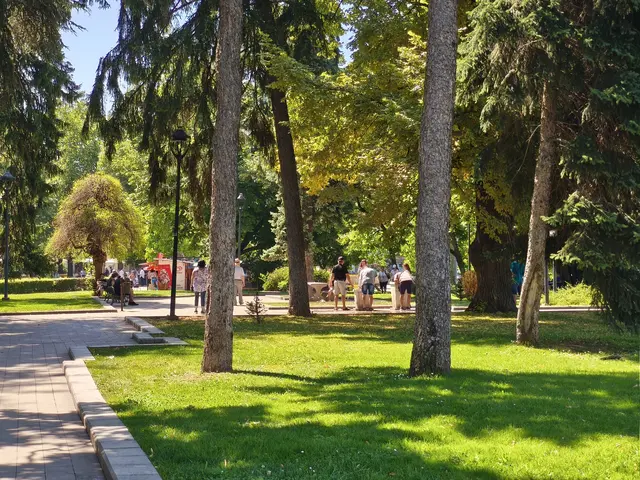 Ein großer schattiger Park befindet sich im Zentrum von Rousse. | Foto: Shima Mahi