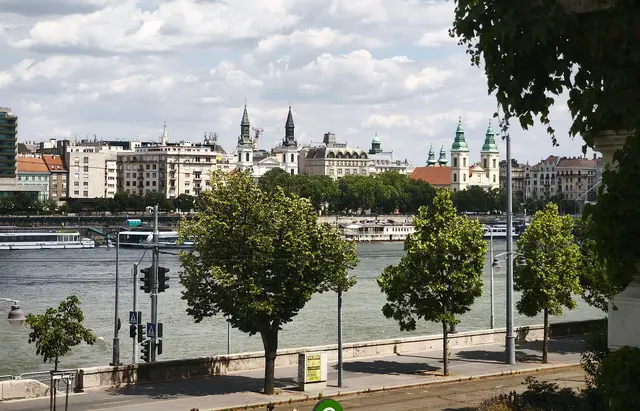 Blick von Buda hinüber nach Pest | Foto: Shima Mahi