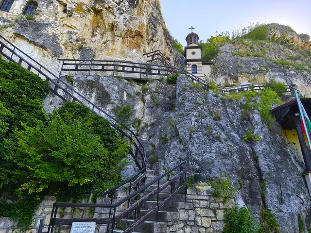 In der Nähe von Rousse befindet sich diese beeindruckende Felsenkirche. | Foto: Shima Mahi