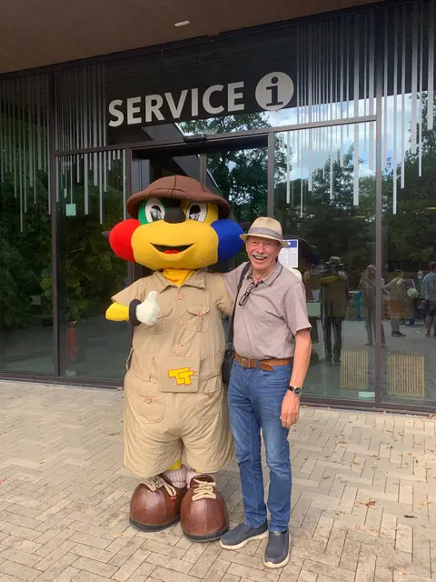 Tatzi Tatz begrüßt mich