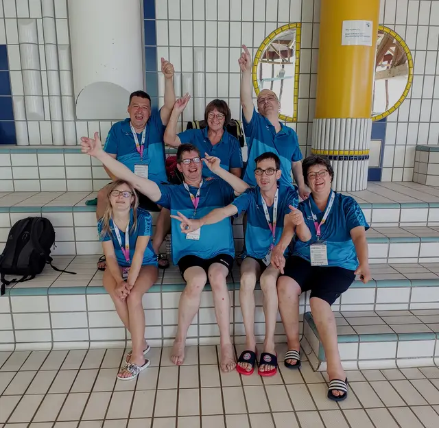 Super Stimmung beim Team Schwimmen: Der Integrativer Sportverein SG-Handicap Nördlingen bei den Special Olympics Sommerspielen in Erlangen | Foto: SG-Handicap