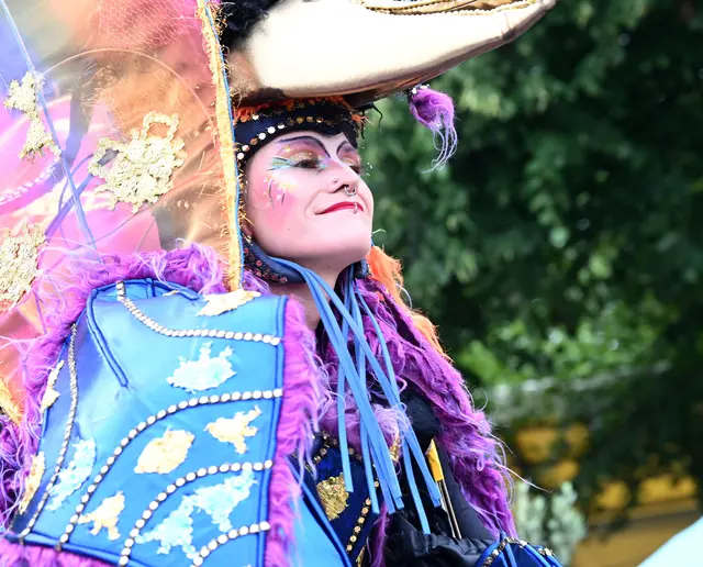 Farbenfrohe Eröffnung des Maschseefestes 2025