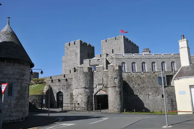 Die mächtige Burg von Castle Town