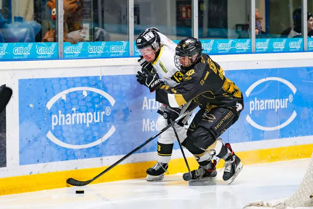 Letzte Saison spielte Clay Ellerbrock (in weiß, im Zweikampf mit Nico Baur) noch für den Ligakonkurrenten Schongau. | Foto: Dietmar Ziegler