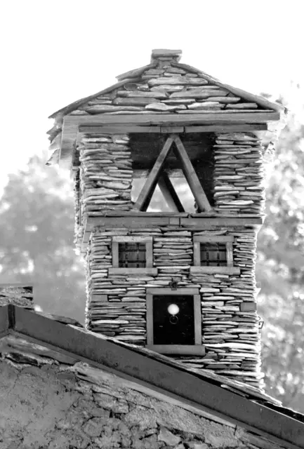 Kamin auf einen Steinhaus in ISOLA SANTA, Toskana