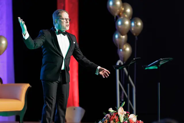 Philip Lüsebrink interpretierte den "Gefangenenchor" aus Verdis Oper Nabucco mal ganz anders. | Foto: Udo Wüst, Blickwinkel Wertingen