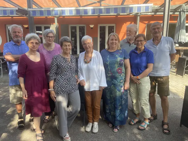 Die neue Führungsmannschaft des Fördervereins Aktion Jemenhilfe und der Jemen Kinderhilfe mit der wiedergewählten Vorsitzenden Aenne Rappel (Bildmitte)