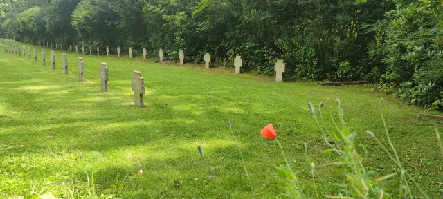 Museum FLUGT in Oksbøl - Gepflegter Flüchtlingsfriedhof Oksbøl