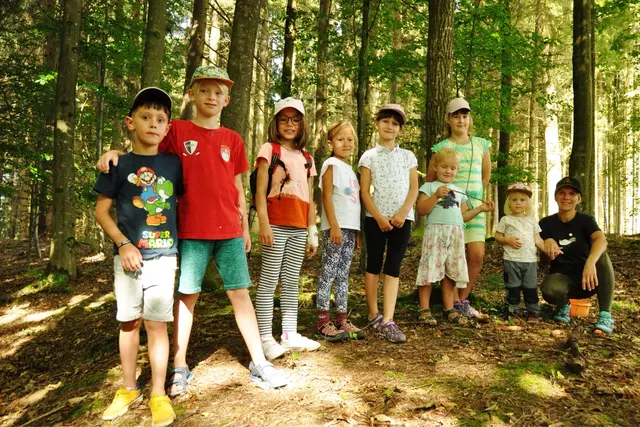 Die Wühlmäuse waren gemeinsam im Wald unterwegs und hatten viel Spaß. | Foto: Julia Bronner