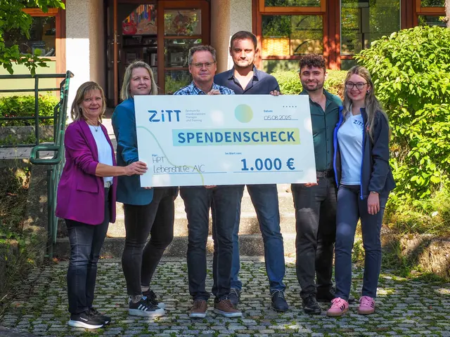 im Bild v.l.n.r. Tanja Huster (LH), Evelyn Paßora (LH), Konrad Schwegler (LH), Jan Pagel (ZiTT), Manuel Brandsch (ZiTT) und Lena Bauer (ZiTT) | Foto: Daniela Schwegler
