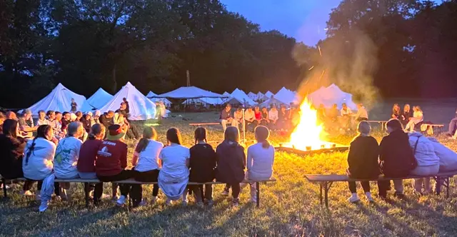 Zu einem zweitägigen Familienzeltlager lädt der Meitinger Verein FamilenAuszeit an den Mandlachsee bei Pöttmes im September ein.  | Foto: privat