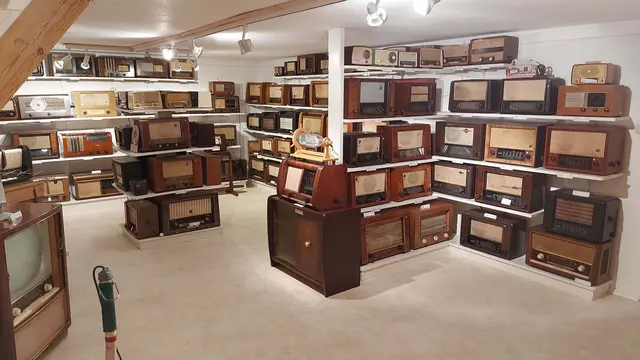 Zahlreiche Geräte der Rundfunk-, Fernseh- und Telefongeschichte werden in 7 Räumen übersichtlich präsentiert. Die ehrenamtlichen Mitarbeiter beantworten alle Fragen zu diesen Geräten und wissen interessante Geschichten dazu. | Foto: Otto Killensberger