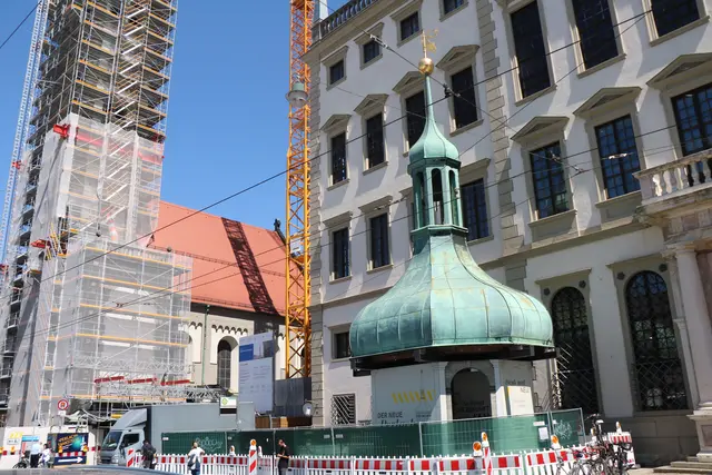Spitze des Perlachturms vor dem Augsburger Rathaus  | Foto: Marianne Stenglein