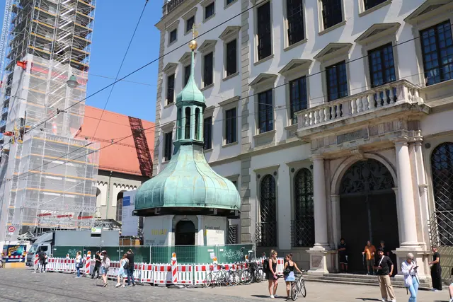 Spitze des Perlachturms vor dem Augsburger Rathaus  | Foto: Marianne Stenglein