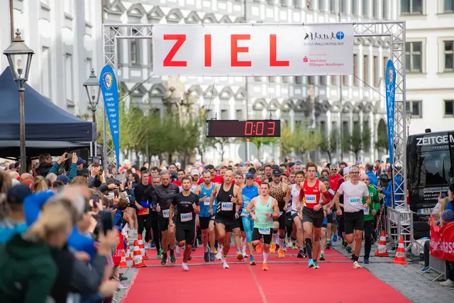 Startschuss für den Bona-Inklusionslauf. Hier ein Archivbild von 2024.  | Foto: Jan Koenen - Stadt Dillingen