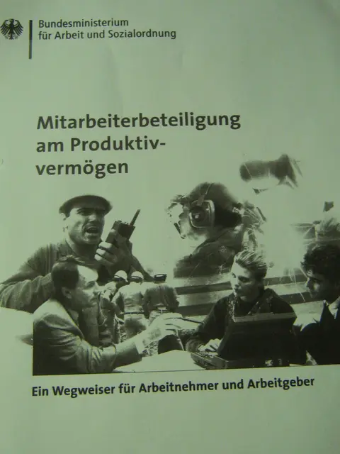 Wieder gefunden, der Wegweiser aus dem Ministerium stammt aus dem Jahr 1999, -115- Seiten stark....