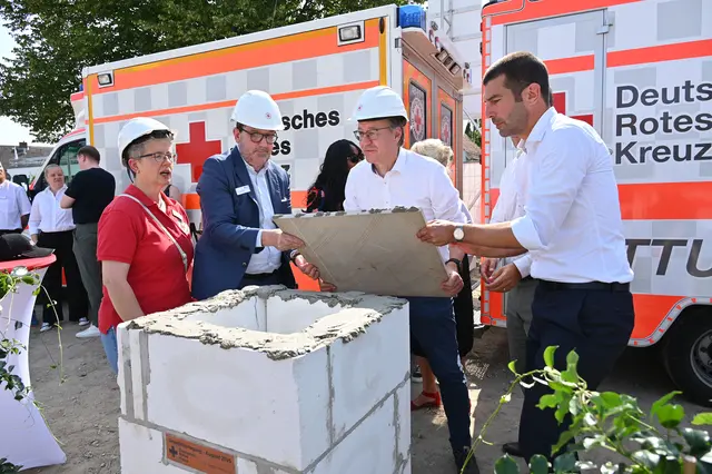 Feierliche Grundsteinlegung