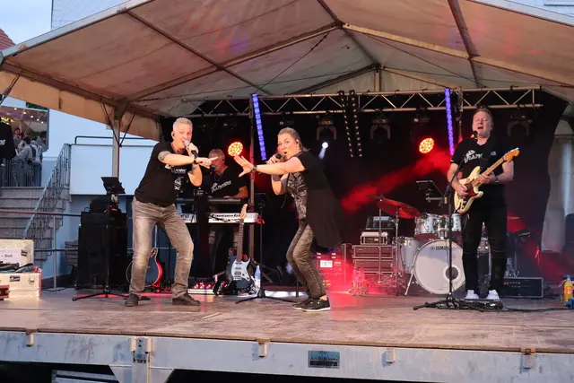 Rock Diamonds rocken beim Altstadtfest 2025 in Stadtallendorf