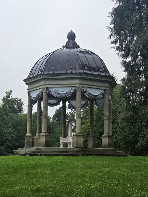 Eine sportliche Wanderung von Dießen am Ammersee über den wildromantischen Schacky-Park zum Schacky-Park und zur Schatzbergalm bietet die Abteilung Alpin des TSV Gersthofen am 14.09.2025 an.