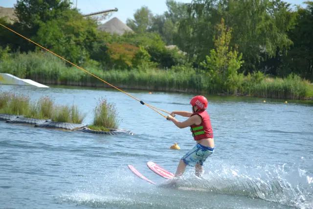 Einen tollen Vormittag verbrachte die Abteilung Alpin des TSV Gersthofen in der Wasserskianlage "Turncable" in Thannhausen.
