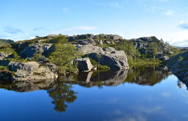 Aus Flüssen, Seen und natürlich dem Grundwasser, gewinnen wir unser Trinkwasser.