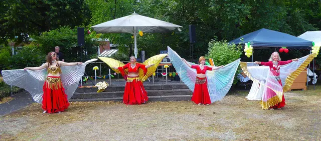 Ganz in Rot: Unser Isiswingstanz | Foto: Shima Mahi