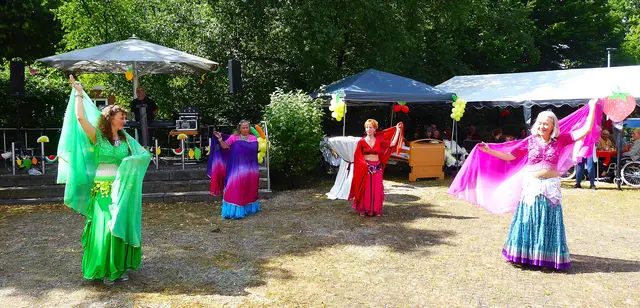 Schleiertanz im Wind | Foto: Shima Mahi