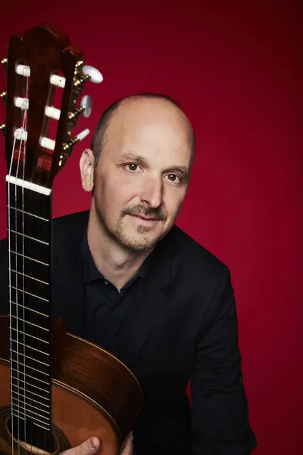Jazzgitarristen von internationalem Rang: Der gebürtige Wertinger Paul Brändle und Andreas Dombert gestalten gemeinsam die „Nacht der Jazzgitarren“. | Foto: Gitarrenfestival Wertingen