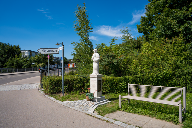 Die Friedberger Bahnbrücke heißt jetzt "Pallotti-Brücke". | Foto: FSeventfoto