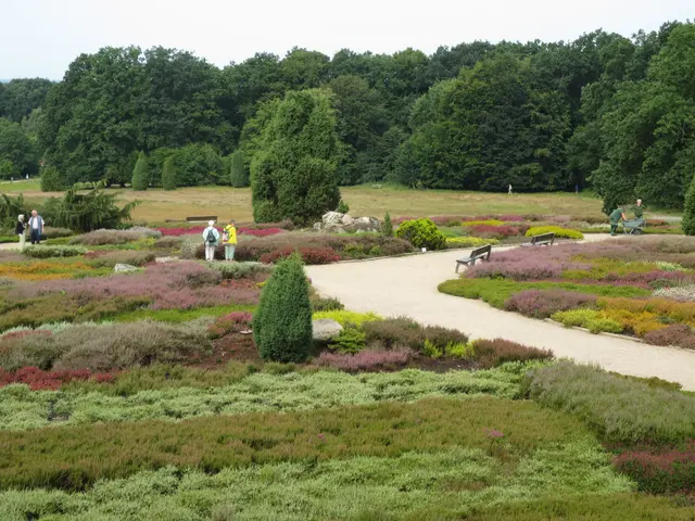 Überall stehen Bänke ,für müde Wanderer.