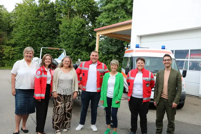 Auch Vertreter der lokalen Politik nahmen an der Fahrzeugweihe teil. | Foto: Florian Handl