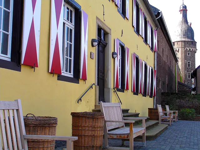 Zons am Rhein unterhalb von Düsseldorf - 2011