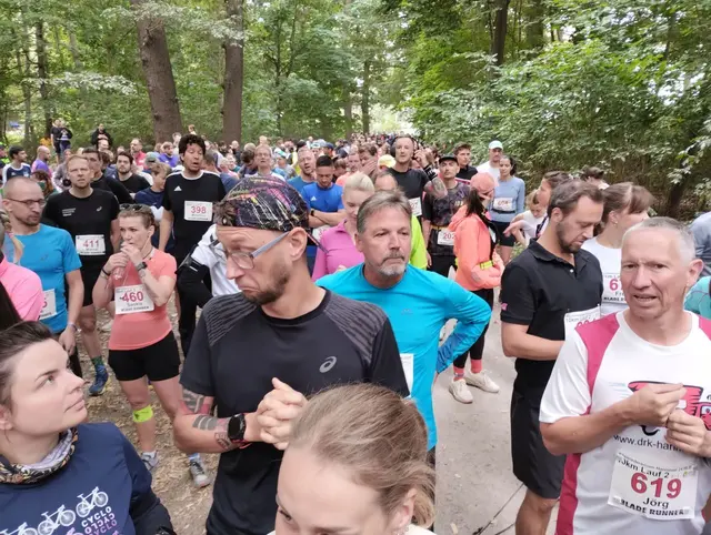 10 km-Lauf: Startbereich hinter dem Hänigser Athleten.
