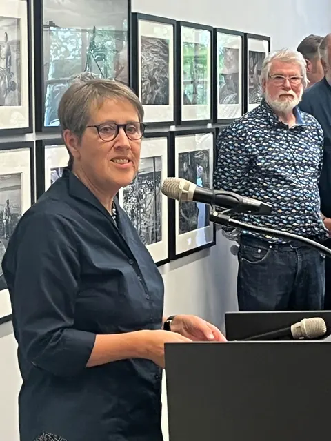 Hannovers Bürgermeisterin Monica Plate (l.) hielt die Laudatio auf Prof. Rolf Nobel (r.)