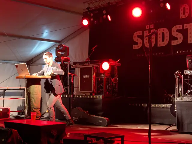 DJ und Moderator Daniel Düsenflitz  | Foto: Matthias Bucher 