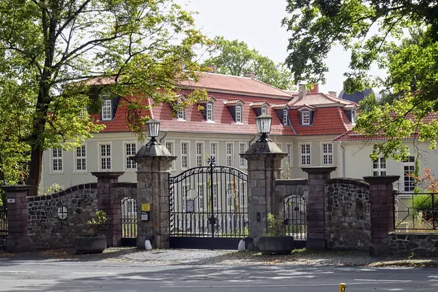 das ehemalige Schloss Meisdorf